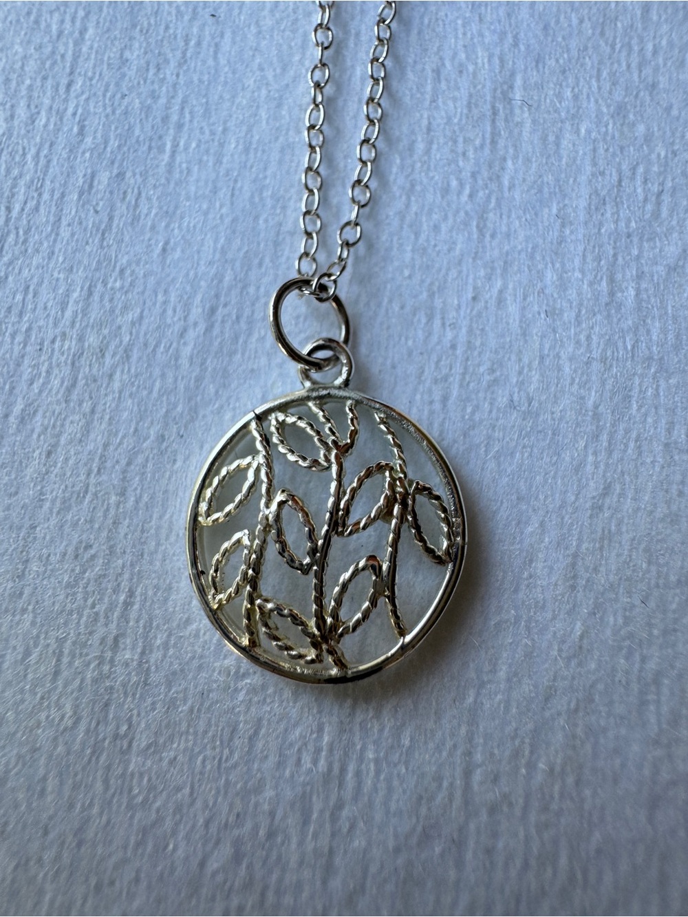 Vintage Sterling Silver 925 Filigree Leaf Circle Pendant W/ Chain